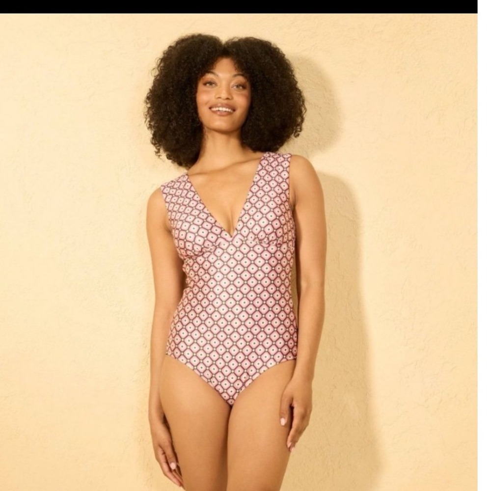 Shade & Shore Women's Pink Geometric Print One Piece Swimsuit Size 22
